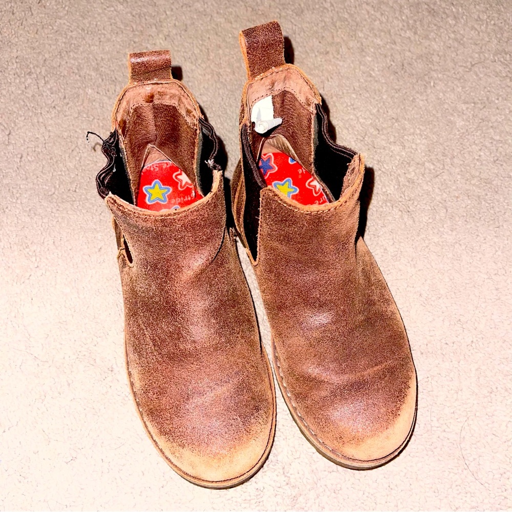 EUC UGG Unisex Bolden Weather Boot Size 2